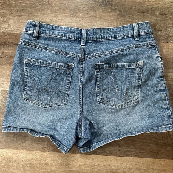 CATO jean shorts - Picture 2 of 3